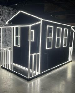 la maison lointaine